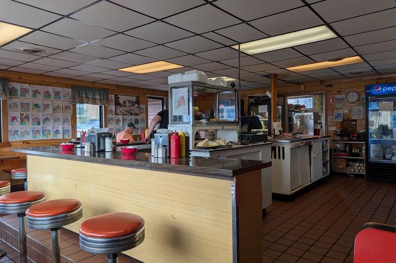 This Cozy Little Minnesota Diner Has Been Serving Loose-Meat Maid-Rites and Homemade Pie for Decades