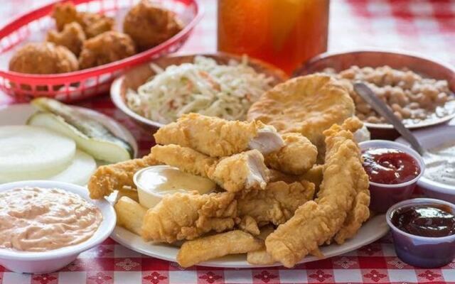 This All-You-Can-Eat Nashville, Tennessee Catfish Joint Brings Out Hush Puppies, White Beans, and Slaw Before Your Fish