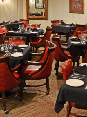 This Mississippi Steakhouse Is A Romantic Find Tucked Into An Industrial Park You’d Never Expect