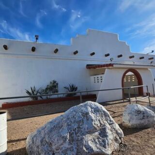 This No-Frills Arizona Burger Joint Serves Hand-Made Cheeseburgers in a Classic Adobe With a Bait Shop