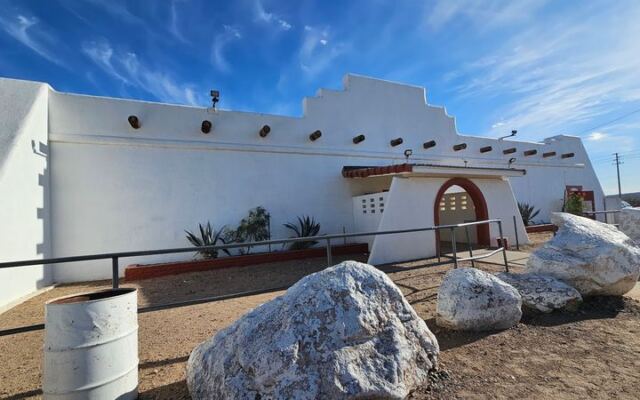 This No-Frills Arizona Burger Joint Serves Hand-Made Cheeseburgers in a Classic Adobe With a Bait Shop