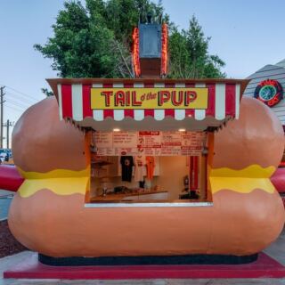 This Vintage California Hot Dog Stand From 1946 Still Takes Orders At Its Original Stall