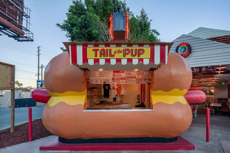 This Vintage California Hot Dog Stand From 1946 Still Takes Orders At Its Original Stall