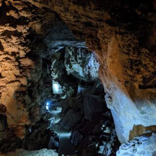 This Short Oregon Trail Leads You Underground Into a Marble Cave Older Than the Dinosaurs