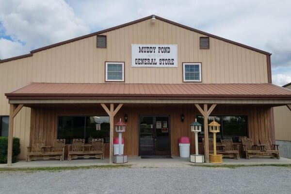 Take a Drive to These 8 Tennessee Mennonite Bakeries for Fresh Bread and Fried Pies at Fair Prices