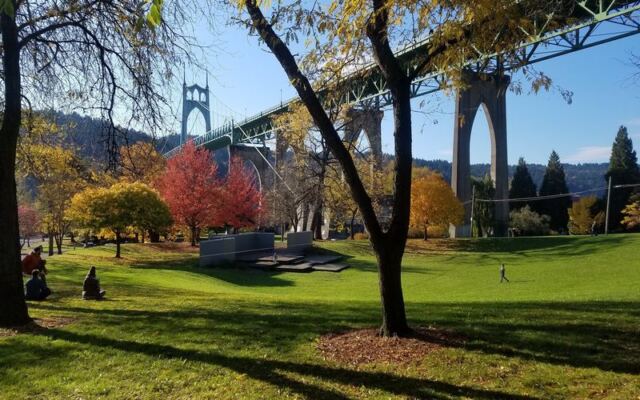 This Free Oregon Attraction Somehow Feels Like a Private Club Only Locals Know About