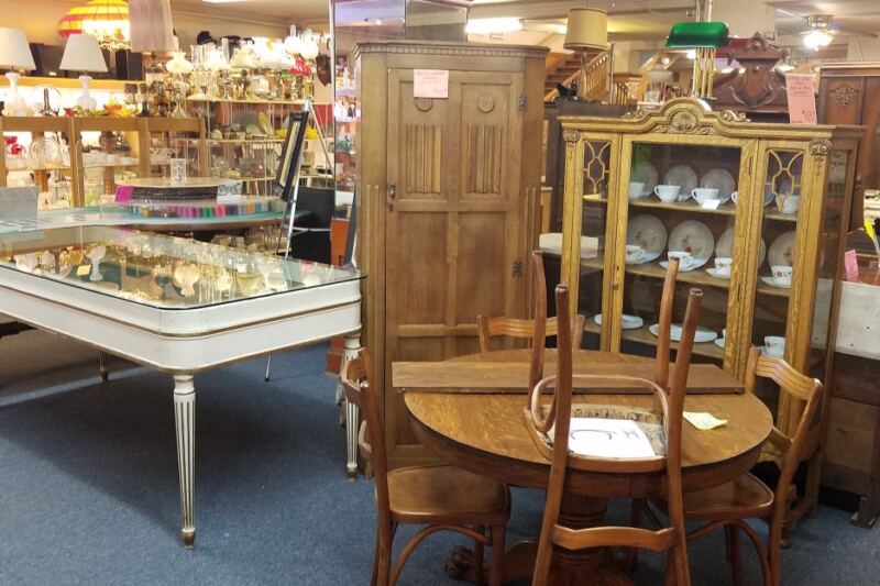 This Nevada Antique Mall Packs Treasures From More Than 20 Dealers