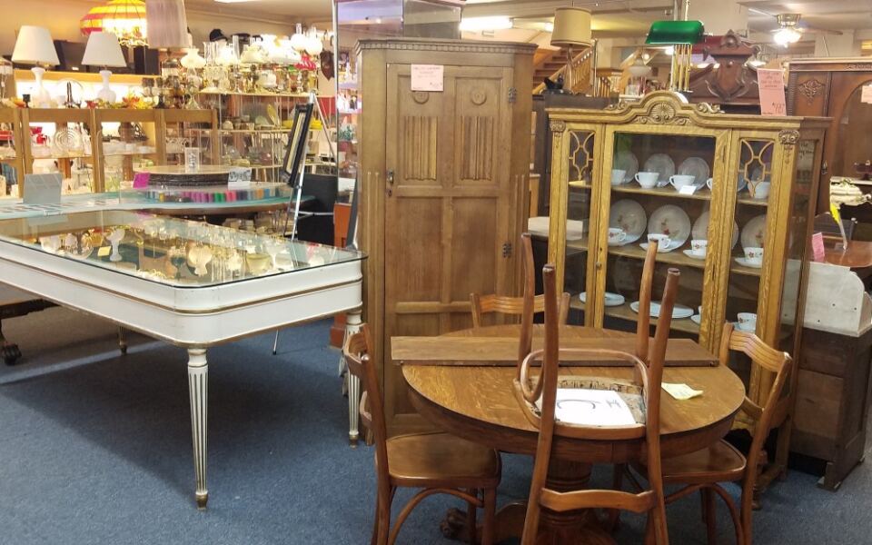 This Nevada Antique Mall Packs Treasures From More Than 20 Dealers
