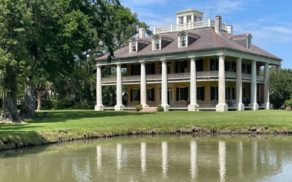This Louisiana Historic Estate Has 38 Acres Of Gardens And Roaming Peacocks